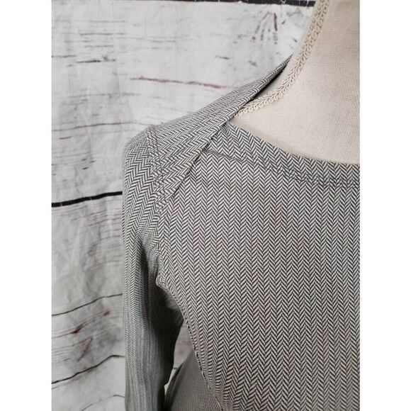 Lululemon Kanto Catch Me Long Sleeve Chevron Top Size 4 - Picture 6 of 9
